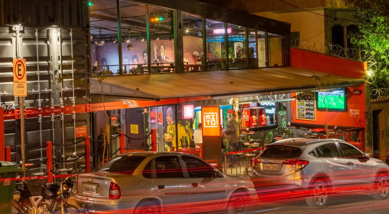Mito Bar, construído em container, Anchieta, Belo Horizonte